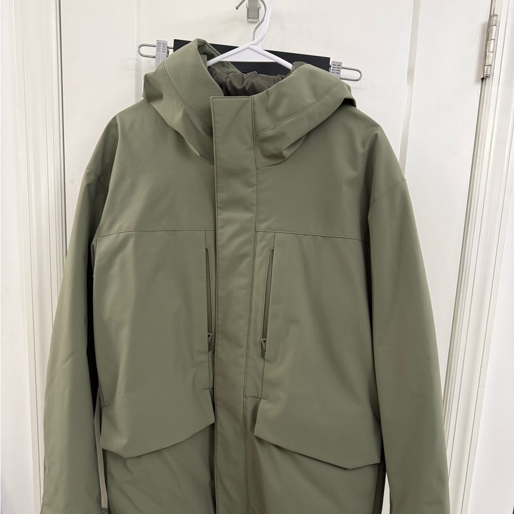 Uniqlo Men's Sage Green Down Jacket